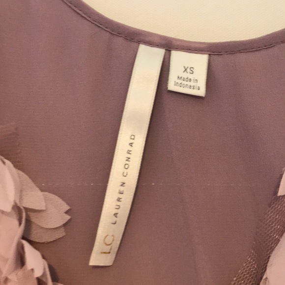 3/$25 Flirty tank! - Picture 4 of 4